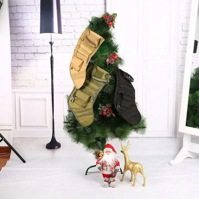 Vánoční punčocha na dárky pro vojáky
