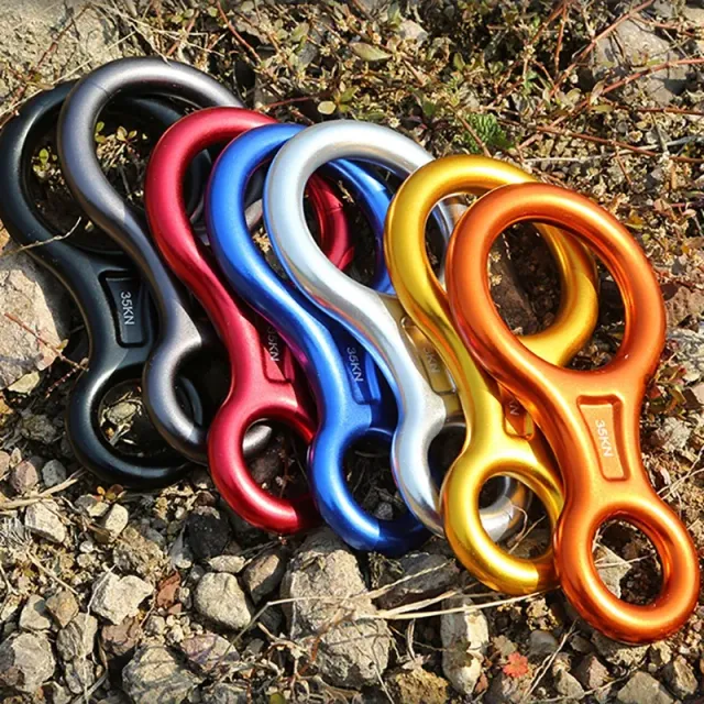 Climbing eight with carabiner for rappelling and descent (35 kN)