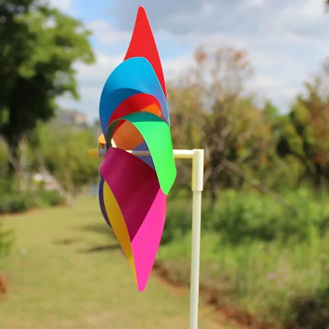 Záhradný farebný dekoračné veterník