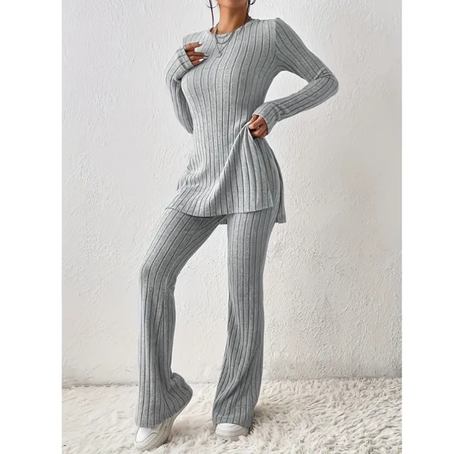 Ladies' two-piece set in ribbed knit - long sleeves, slit, bell bottoms