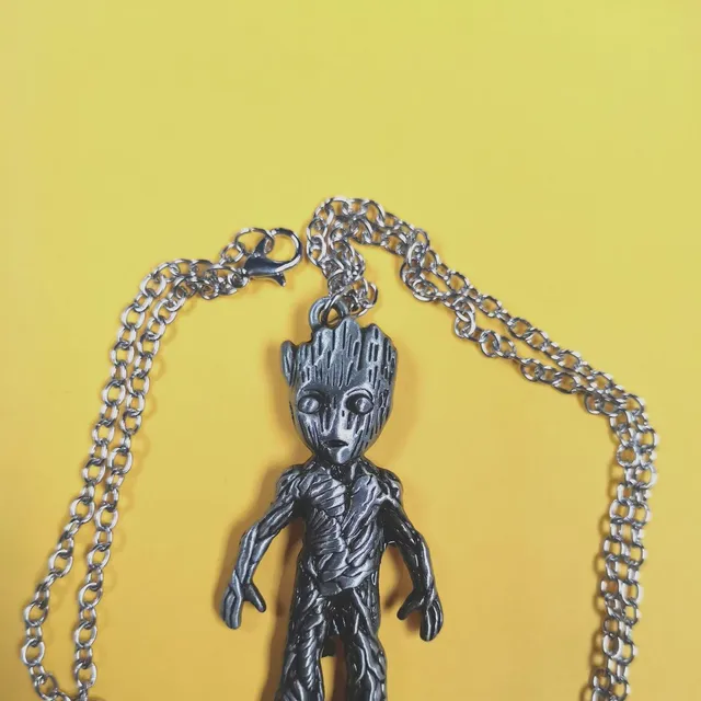 Stylish keyring in Groot - two colours