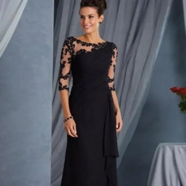 Elegant ladies dress with long sleeves and round neckline Semi