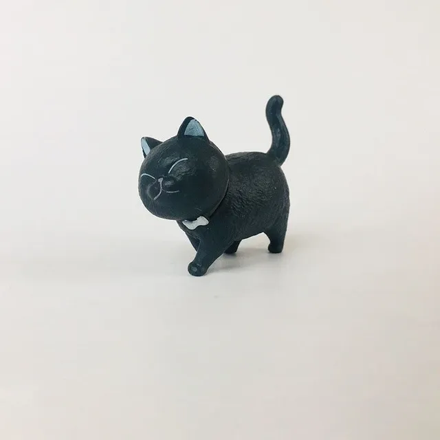 Cat's figurine