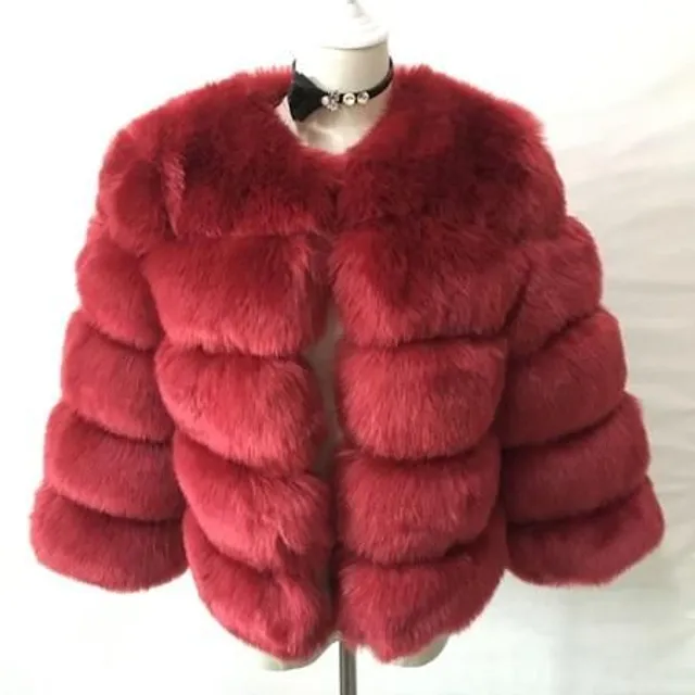 Elegant short faux fur coat