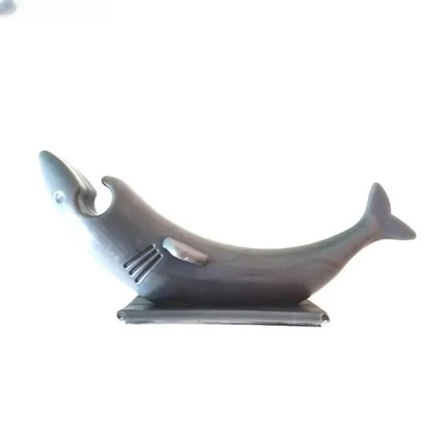 Praktický držák dlouhých kabelů domácích spotřebičů v designovém provedení žraloka Akneh