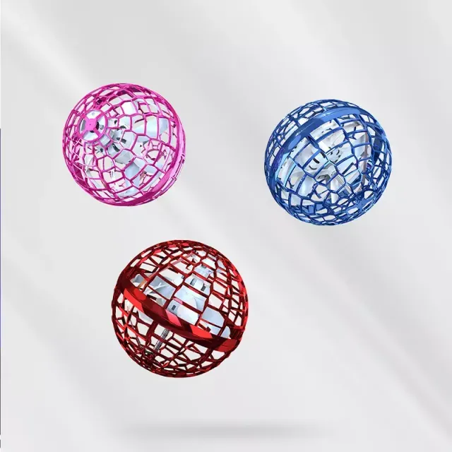 Interaktivní létající LED koule