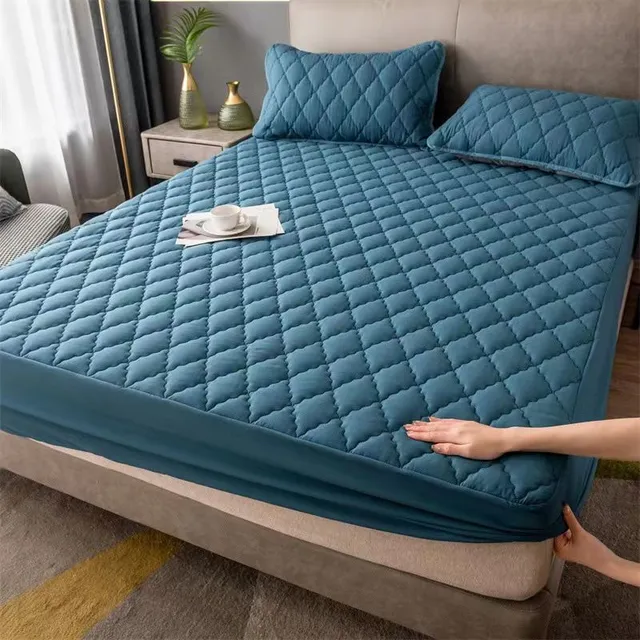 Vízálló matracvédő durva párnázattal és kellemes háztartási szövettel