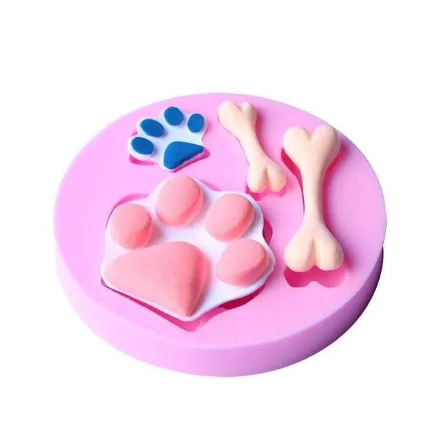 Silicone form of dog paws