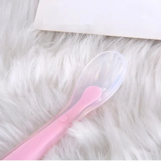 Cuillère en silicone pour bébés