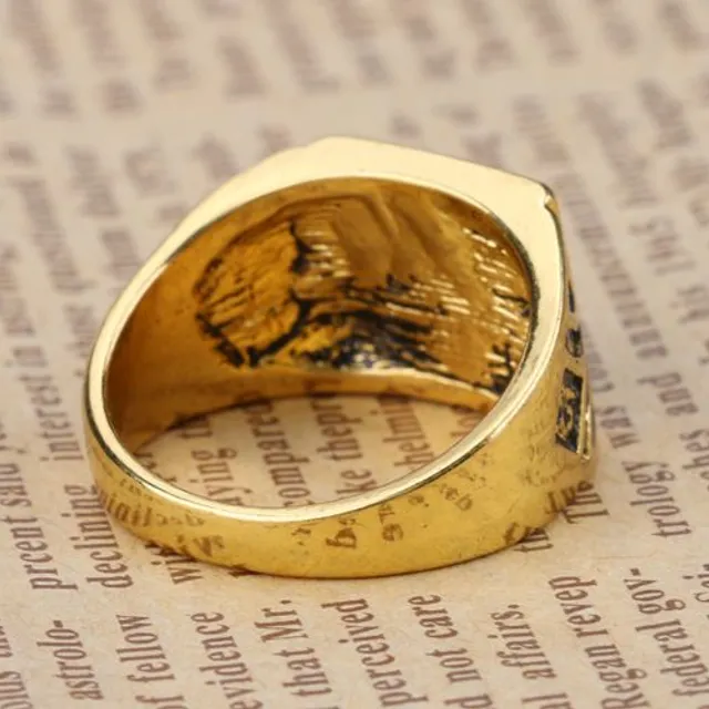 Pánský pozlacený prsten s černým kamenem