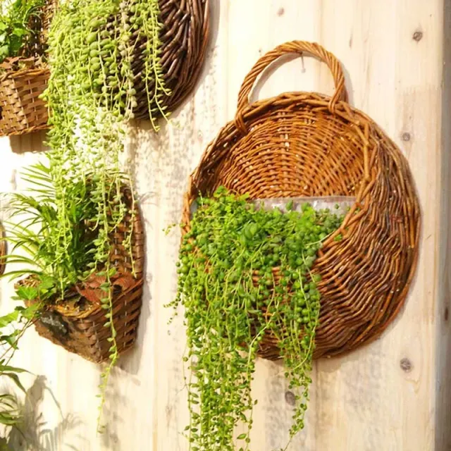 Hand-woven rattan pot for hanging on the wall - 2 colors