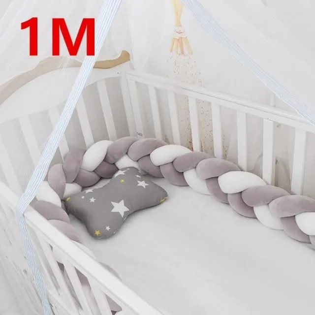 Mantinel for baby cot