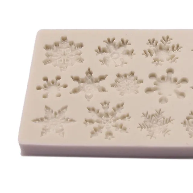 3D form for baking with snowflakes