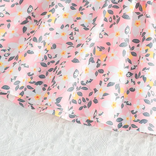 Dětské šaty pro novorozence s motýlovými rukávy a s květinovým vzorem