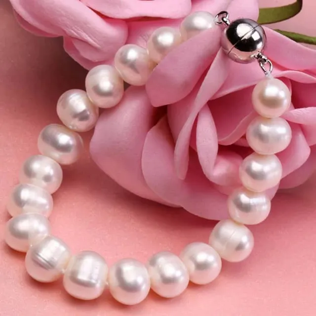 Beautiful pearl bracelet