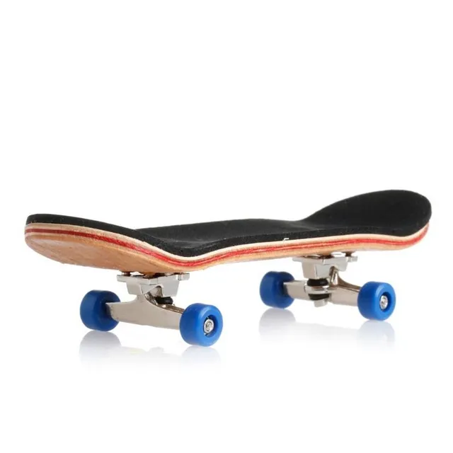 Mini skateboard nielen pre chlapcov