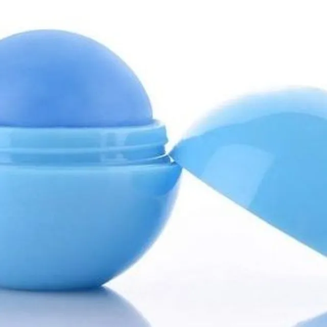 Moisturising lip balm