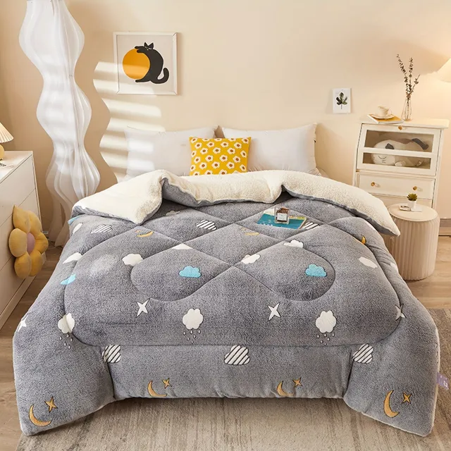 Beautiful and warm patchwork winter bed made of floral fleece with feather filling, ideal for bedroom and guest room