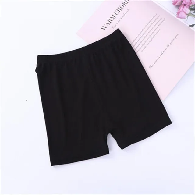 Gorgeous girls' shorts made of comfortable elastic material with cute Randulf lace detail