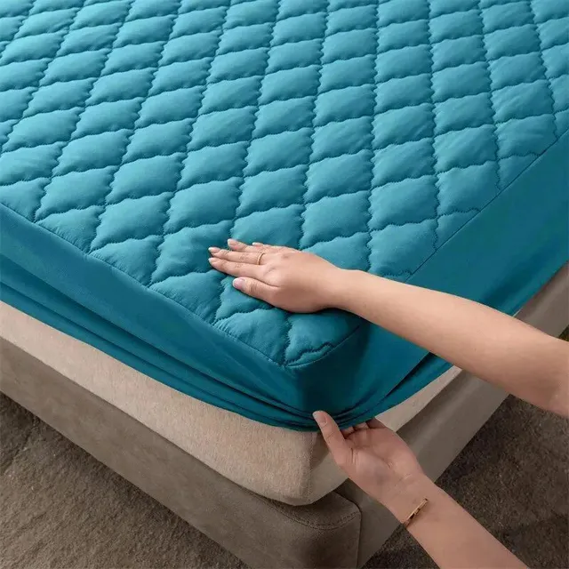 Vízálló matracvédő durva párnázattal és kellemes háztartási szövettel