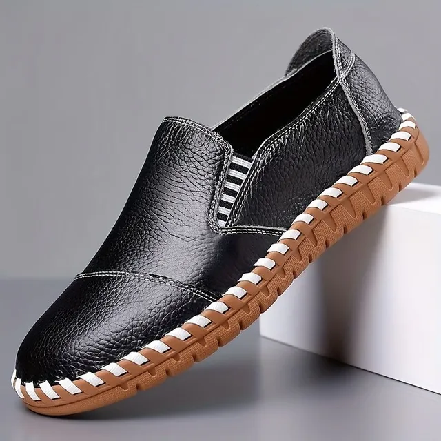 Male fashionable colored blocks slip-on shoes made of beef leather with comfortable anti-slip rubber sole