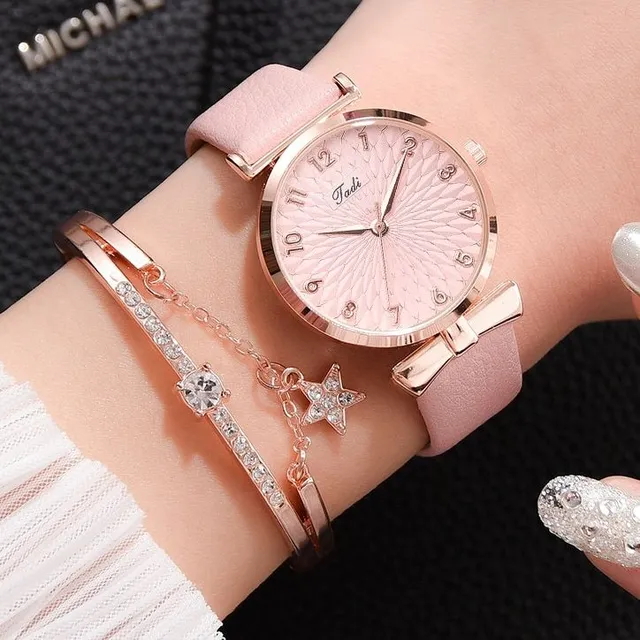 Women's wristwatch with elegant pattern