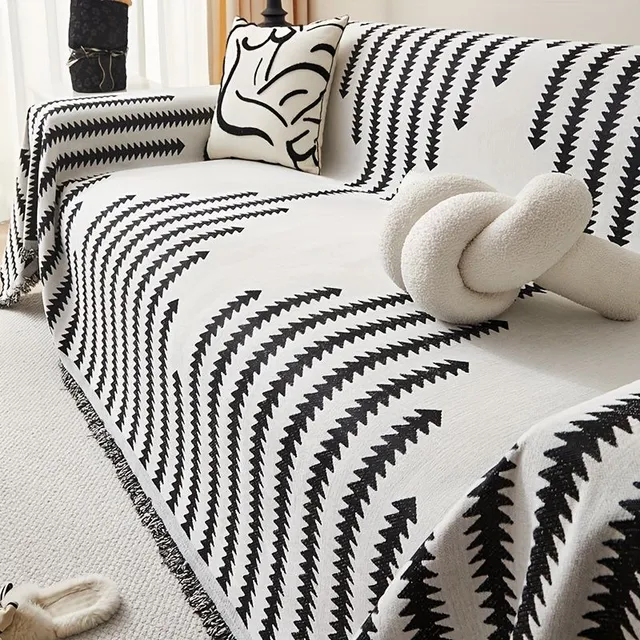 Universal year-round bedspread with hair on sofa against scratching animals, dirty and unslippery