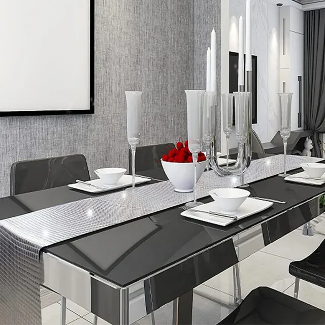 Moderný behúň na jedálenský stôl - luxusný strieborný dizajn, vodotesný, jednoduchá údržba
