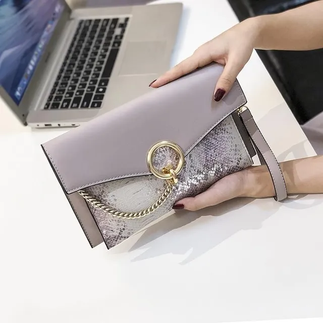Elegant snakeskin PU chain clutch for everyday use