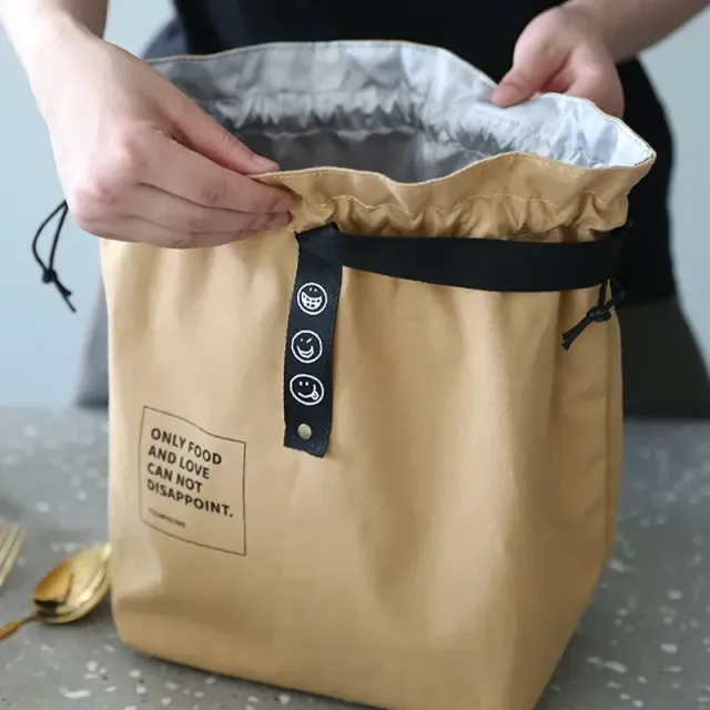 Isolated lunch bag with wide opening and drawstring in three colors