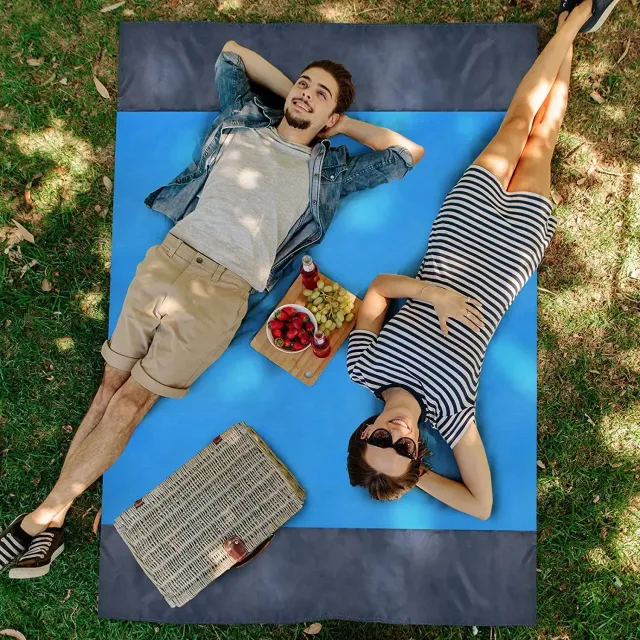 Waterproof pocket beach blanket 2x2.1m - Foldable portable picnic pad