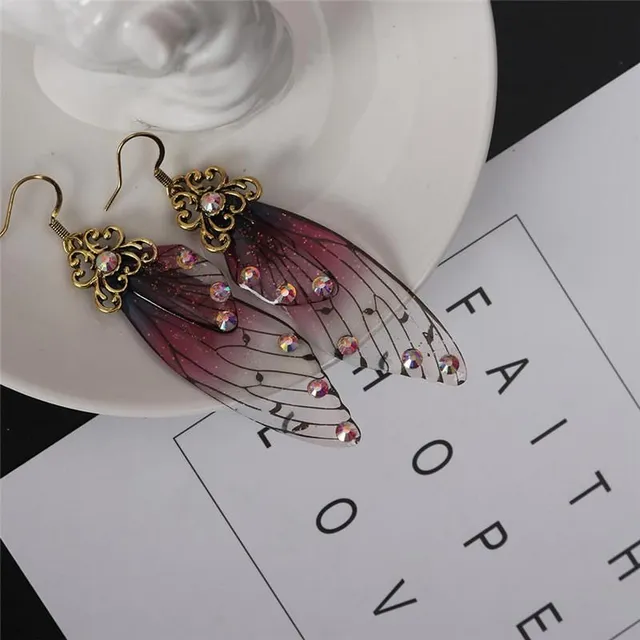 Earrings with butterfly wings