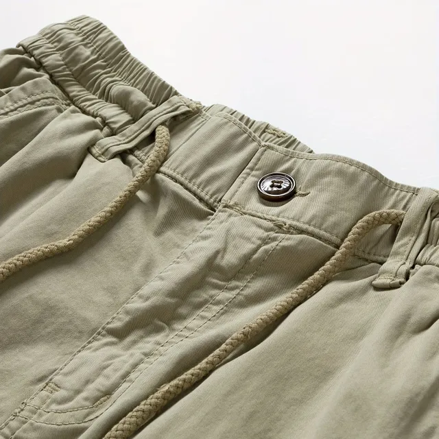 Practical cargo shorts made of cotton with elastic waist and pockets - ideal for summer activities and leisure