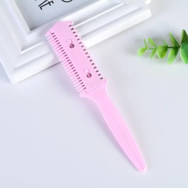 Hairdressing comb with razor and scissors for cutting bangs