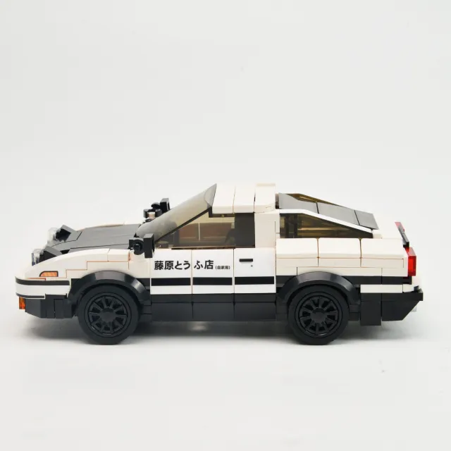 Construiește-ți propria legendă Hachiroku: Set de construcție creativ pentru mașina Toyota AE86