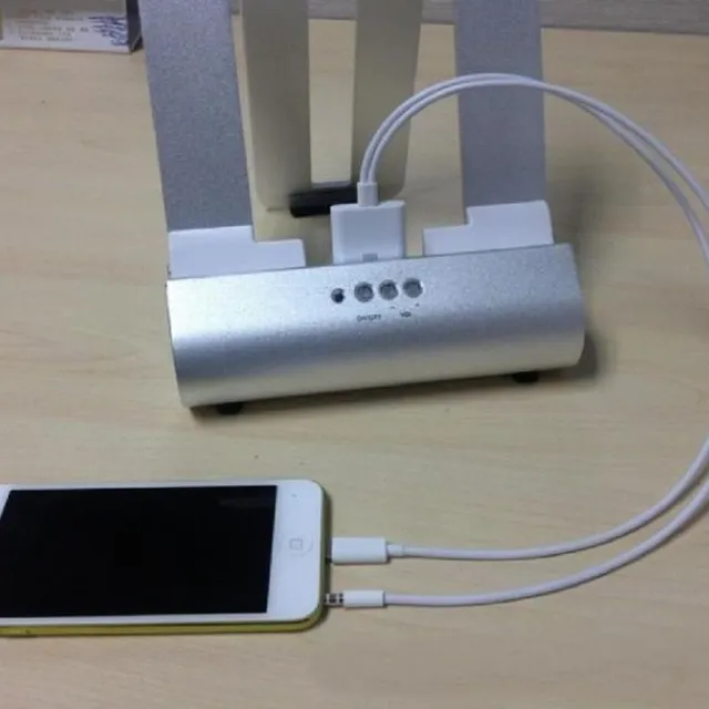 Adapter for Apple iPhone 30pin at Lightning / 3.5mm jack