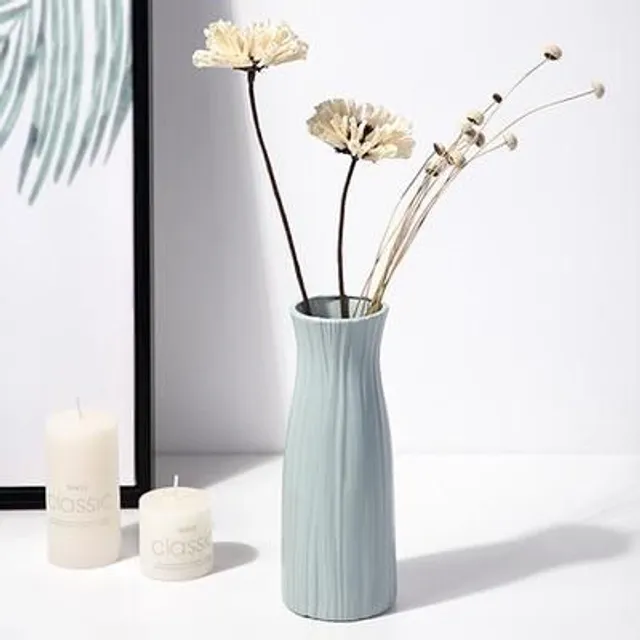 Színes váza norvég stílusban