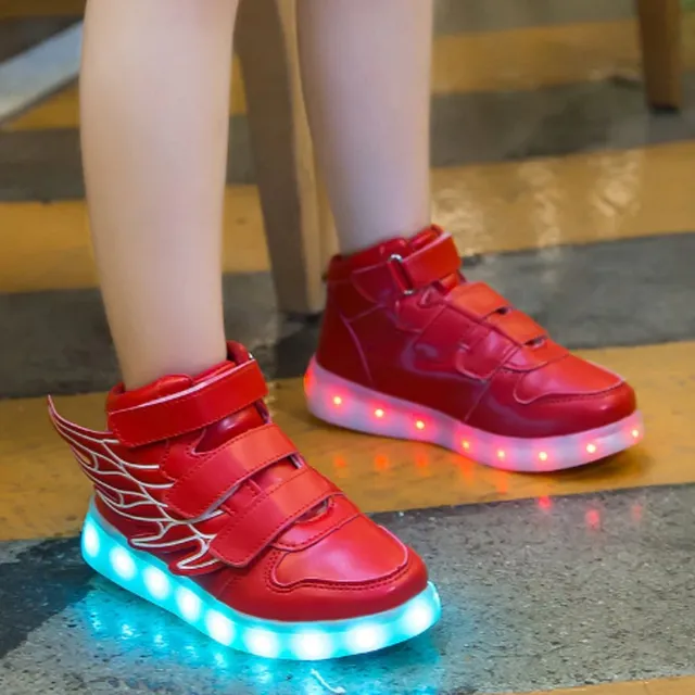 Sneakers luminose per bambini con ali