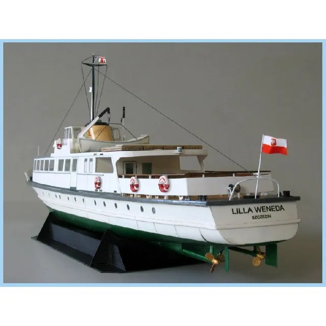 Paper model 1:100 of Polish coastal ferry - Night cruise
