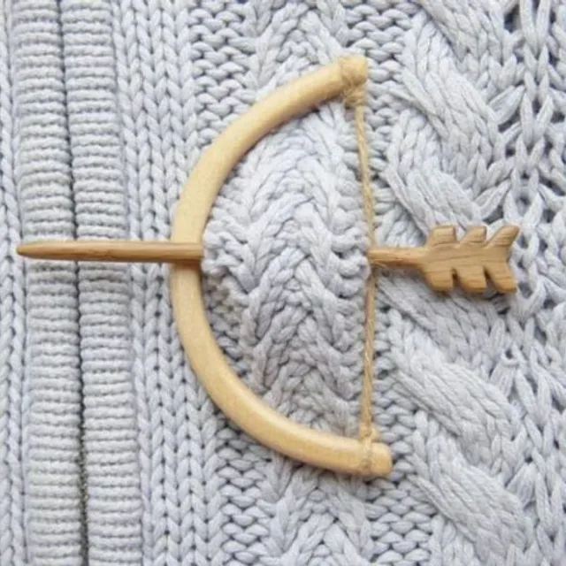 Stylish wooden brooch suitable for sweaters - several different versions of Kelechi