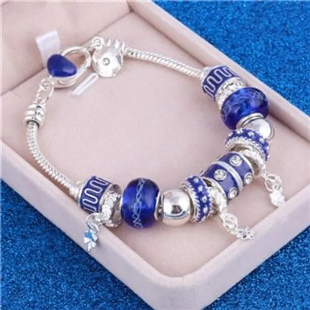 Ladies stylish bracelet with beads and pendants