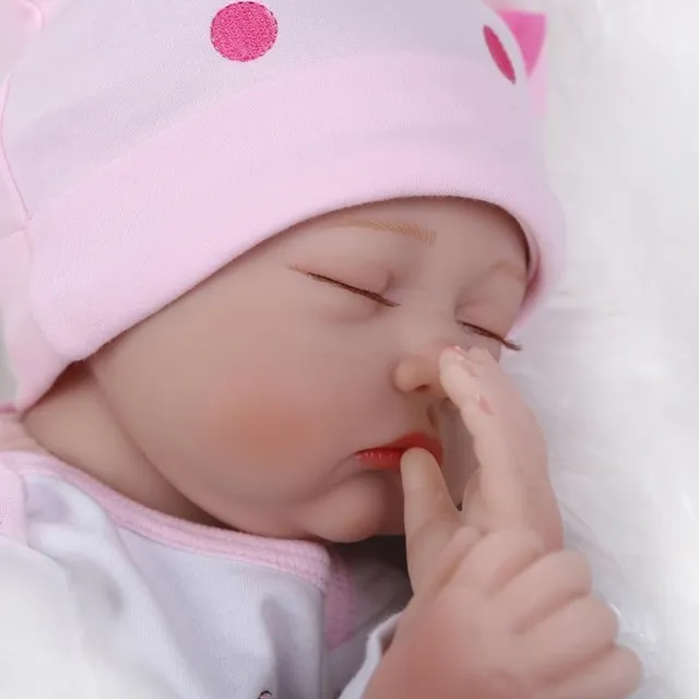 Play with the realistic baby Reborn! Sleeping and soft, like the real one.