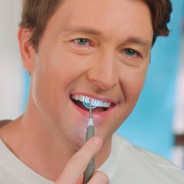 Ultrazvukové zariadenie na čistenie zubov