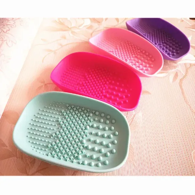 Practical silicone bowl for perfect maintenance and care of cosmetic brushes - more colors