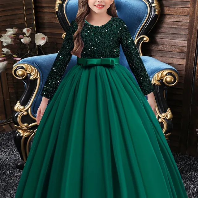 Beautiful dress of a princess with long sleeves, tulle stitching and sequins for birthdays, weddings, beauty contests, parties and balls.