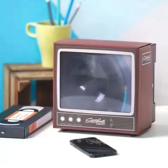 Zväčšovač retro televíznej obrazovky