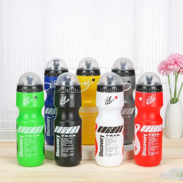 750 ml hordozható sportvizes palack kültéri tevékenységekhez és kempingezéshez, BPA-tartalom nélkül