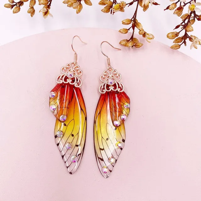 Earrings with fairy-tale wings