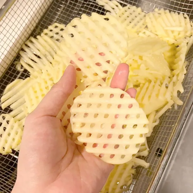 Potato cutter with net cut: Artifact for French fries, ripples, flowers and more