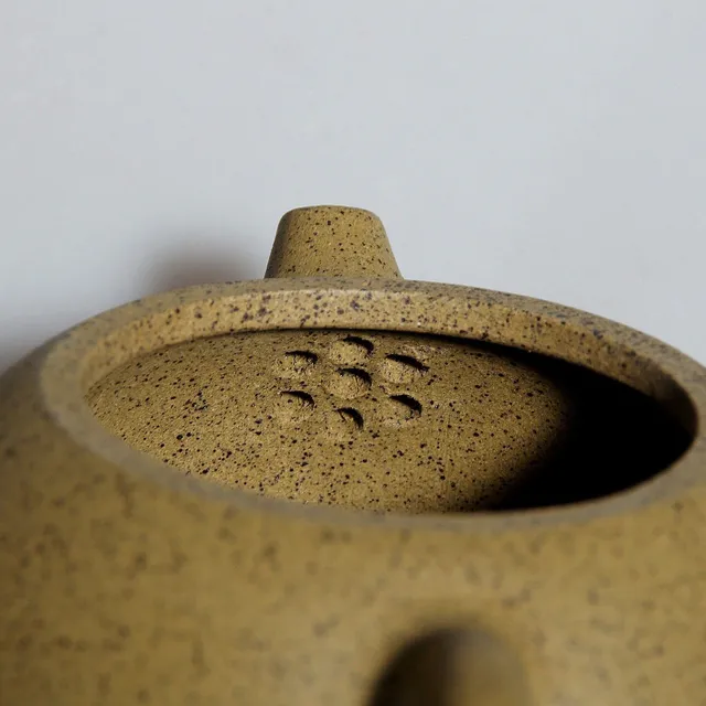 Ceramic teapot